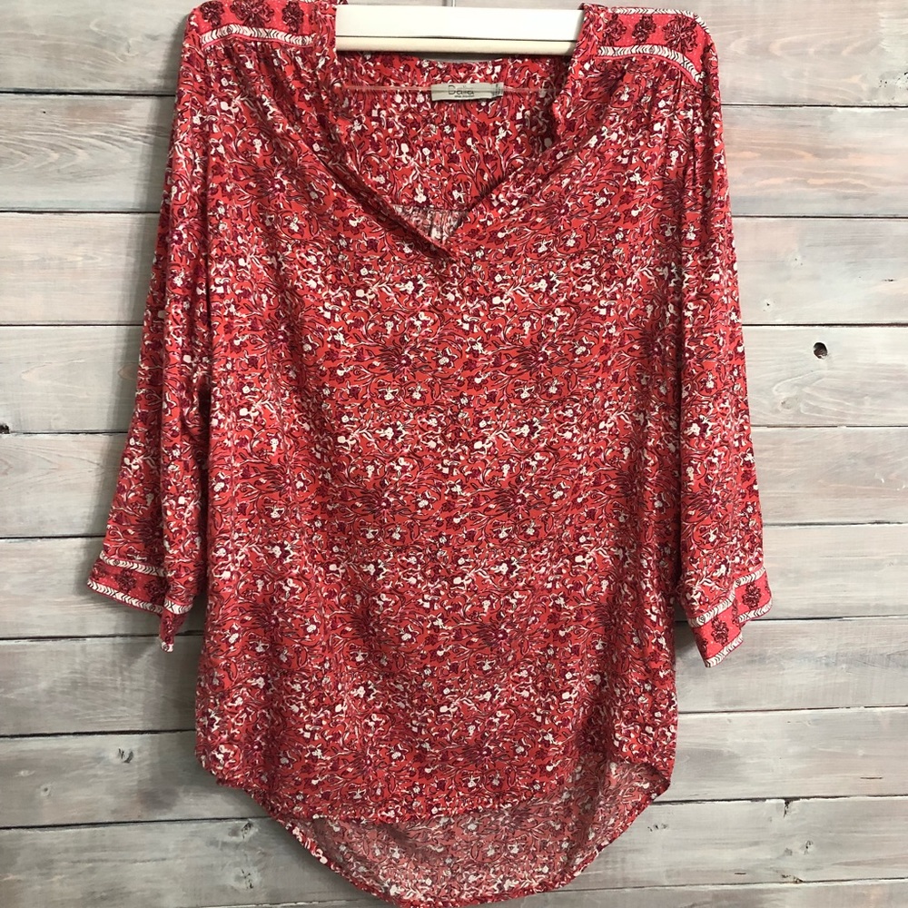 Orange and pink woman’s top